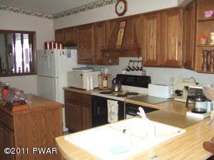 $159,900
Lake Ariel 3BR 2BA, 3/2 Great Kitchen, Enclosed Porch!