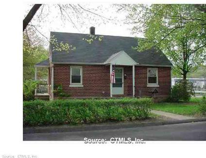 $159,900
Oakville 3BR 1BA, Nothing to do but move in to this well