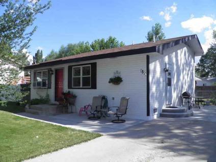 $159,900
Riverton 3BR 2BA, Come see this fantastic home with large