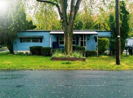$15,000
DOUBLEWIDE Manufactor Home with LARGE front yard