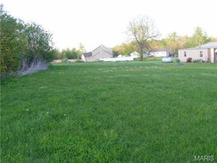 $15,000
Jonesburg, This 3/4 acre lot in convenient to I-70 and