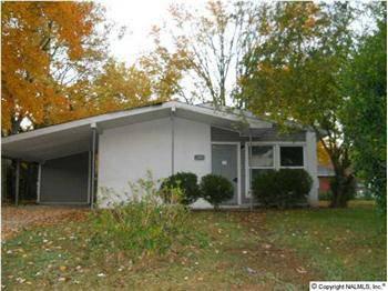 $15,900
2205 Evans Ave NW