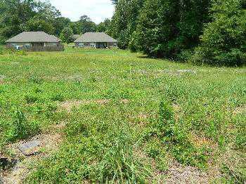 $15,900
Sumrall, Lot 5 - Pretty residential lot in city limits -