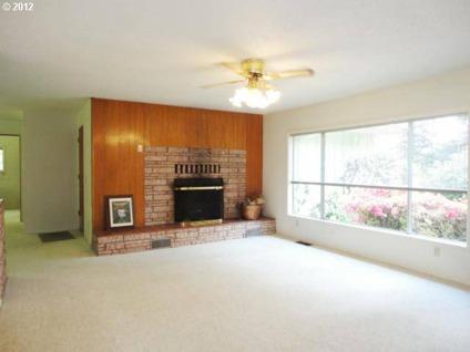 $162,900
Bandon 2BR 1.5BA, This is a lovely secluded home.