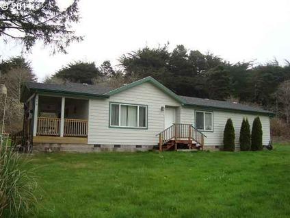 $164,000
Bandon 3BR 2BA, Low maintenance and close to everything.