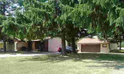 $164,900
Menomonee Falls 1BA, Get out of town to this neat and clean