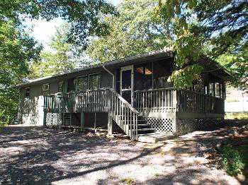 $165,000
Basye 3BR 1.5BA, Convenient one-floor living with lots of