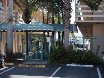 $165,000
Fort Lauderdale, 2 BEDROOMS 2 BATHS WITH WATER AND POOL