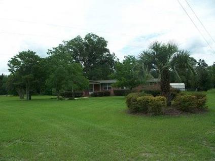 $165,000
North Florida Spacious Pool Home