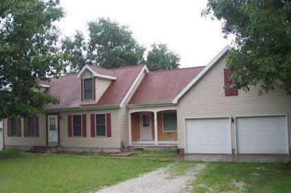 $165,000
Oquawka 4BR 2BA, Nicely located with a country setting on