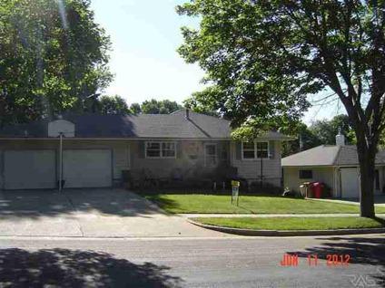 $165,000
Sioux Falls 3BR 2BA, Almost every inch of this walk out