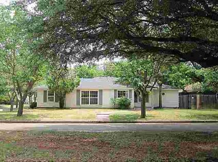 $165,500
Abilene Real Estate Home for Sale. $165,500 3bd/2ba. - Romona Brogan of