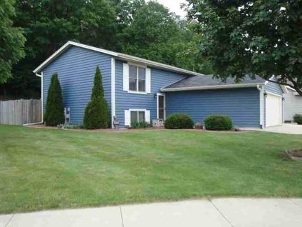 $168,900
Property For Sale at 772 Ridge View Dr Hartford, WI