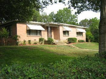 $169,000
Belton 3BR 2BA, Awesome updated mid-century modern classic