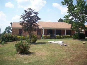 $169,000
Clarksville 3BR 2BA, Listing agent and office: Cary Jackson
