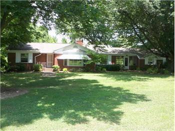 $169,000
Spacious All Brick Home On 3 Acres!