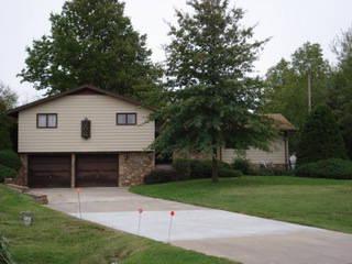 $169,500
Burlington, Split Level with 3 spacious bedrooms and 2