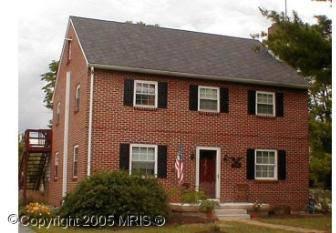 $169,900
Hagerstown 2BR 1BA, Nice all brick colonial with 2 units