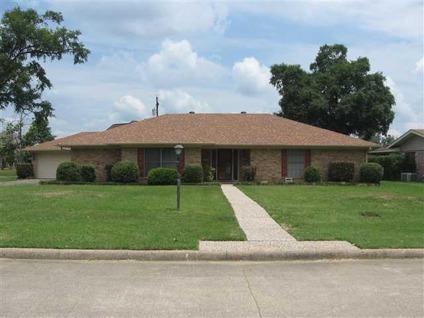 $169,900
Port Neches Real Estate Home for Sale. $169,900 3bd/2ba. - SAM TRAHAN of