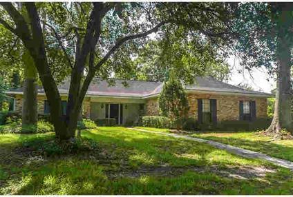$170,000
This home in Villa West has tons of potential and charm. It's a great location