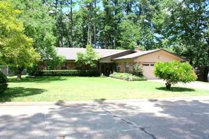 $170,000
West Monroe Real Estate Home for Sale. $170,000 3bd/2ba. - Dawn Bailey of