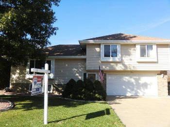 $172,500
Papillion 3BR, Popular Hickory Hill! Living room features
