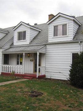 $174,700
Three bedroom home in Algonquin with two full baths.