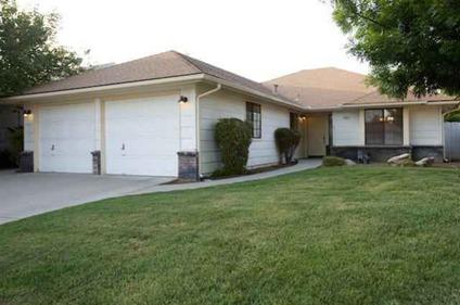 $174,900
Clovis 3BR 2BA, This immaculate home is ready to dazzle you