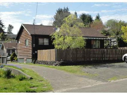$174,900
Coos Bay 3BR, 2 homes on one lot. 3 bdrm 2 bth family home