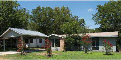 $174,900
Fantastic central east austin house on a great heavily treed street.