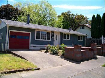 $174,900
Remodeled starter home in great neighborhood!