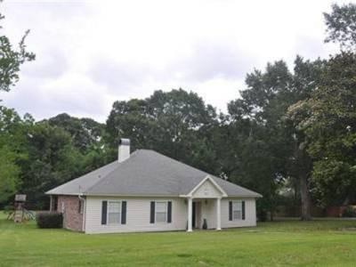 $175,000
Great Home Complete with Workshop! Move Right In!