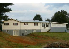 $175,000
Greeneville 3BR 2BA, Custom built home in established