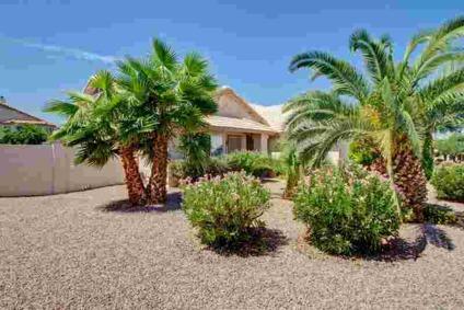 $176,900
Mesa, Wow, absolutely stunning home. Walk in to a