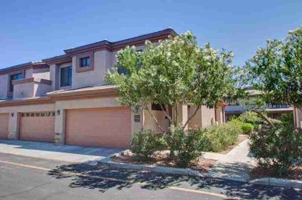 $179,000
Chandler, 3 Bedroom LAKEVIEW END unit! Very PRIVATE SETTING!