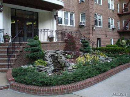 $179,000
Rego Park 1BR 1BA, Move-In Condition 1 Bdr Co-Op In A