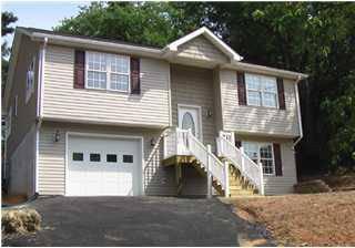 $179,000
Staunton, Adjoining Gypsy Hill Golf Course, 3 bedrooms