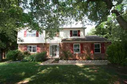 $179,900
Bowling Green 4BR 2.5BA, Convenient, Spacious, and Private!!