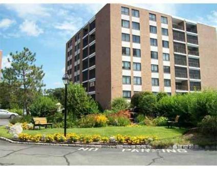 $179,900
Melrose 1BA, Desirable 5th Floor 1 Bedroom with Enclosed