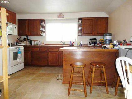 $179,900
North Bend, Family sized 3bd/2ba home in convenient