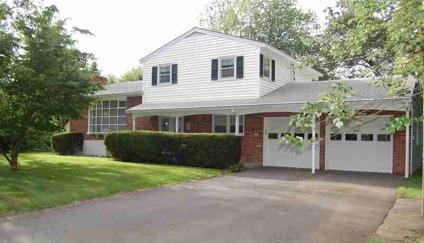 $179,900
Watertown, Spacious , CT home with 4 bedrooms, 2 full baths.