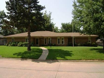 $179,900
Weatherford 3BR 2BA, Beautifully landscaped w/koi pond in
