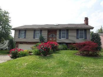 $180,500
Fairfield 3BR 2.5BA, Understated elegance! Spacious 1900 sq