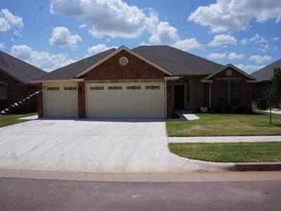 $181,000
Energy Star Home** Close to Tinker!!