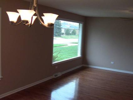 $181,500
South Holland 3BR 2BA, This is a perfect Insider Show Home