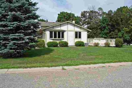 $184,900
Alexandria, This one has it all...5 BR's, 2 BA's
