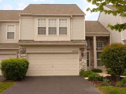 $184,900
Plainfield, Maintained townhome with HUGE master bedroom and