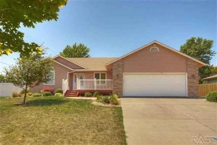$184,900
Sioux Falls 4BR 3BA, Nestled in the perfect location w/a
