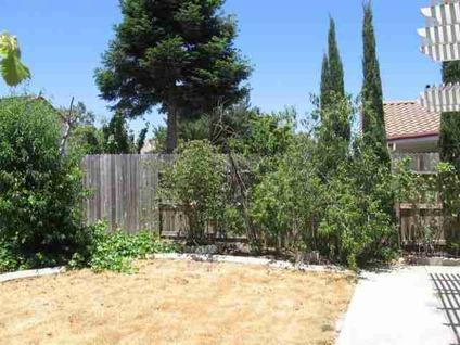 $185,000
Elk Grove 3BR 3BA, This is a cosmetic fixer.