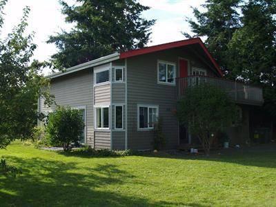 $185,000
Great 3 bedroom home! Huge lot with a privacy hedge.